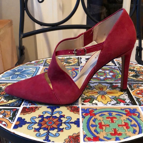 Nine West Shoes - Nine West 7M red suede strappy heels